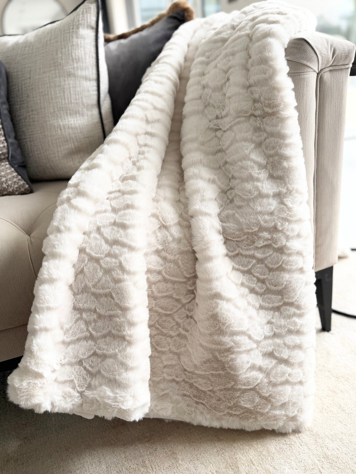 CLOUD DESIGN FAUX FUR THROW IVORY