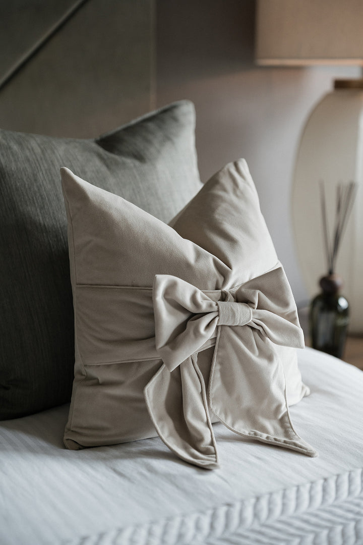 Bow Luxe Cream Cushion