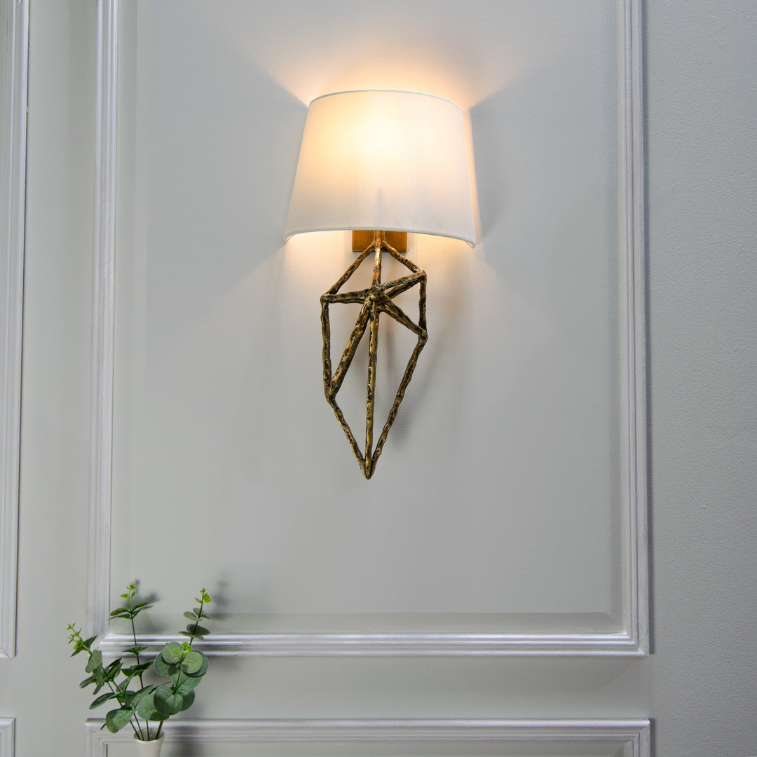 Lyra Wall Lamp