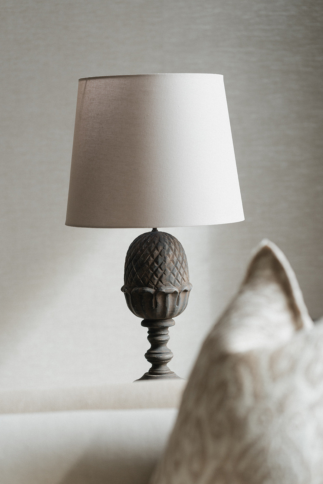 Distressed Acorn Table Lamp with Shade