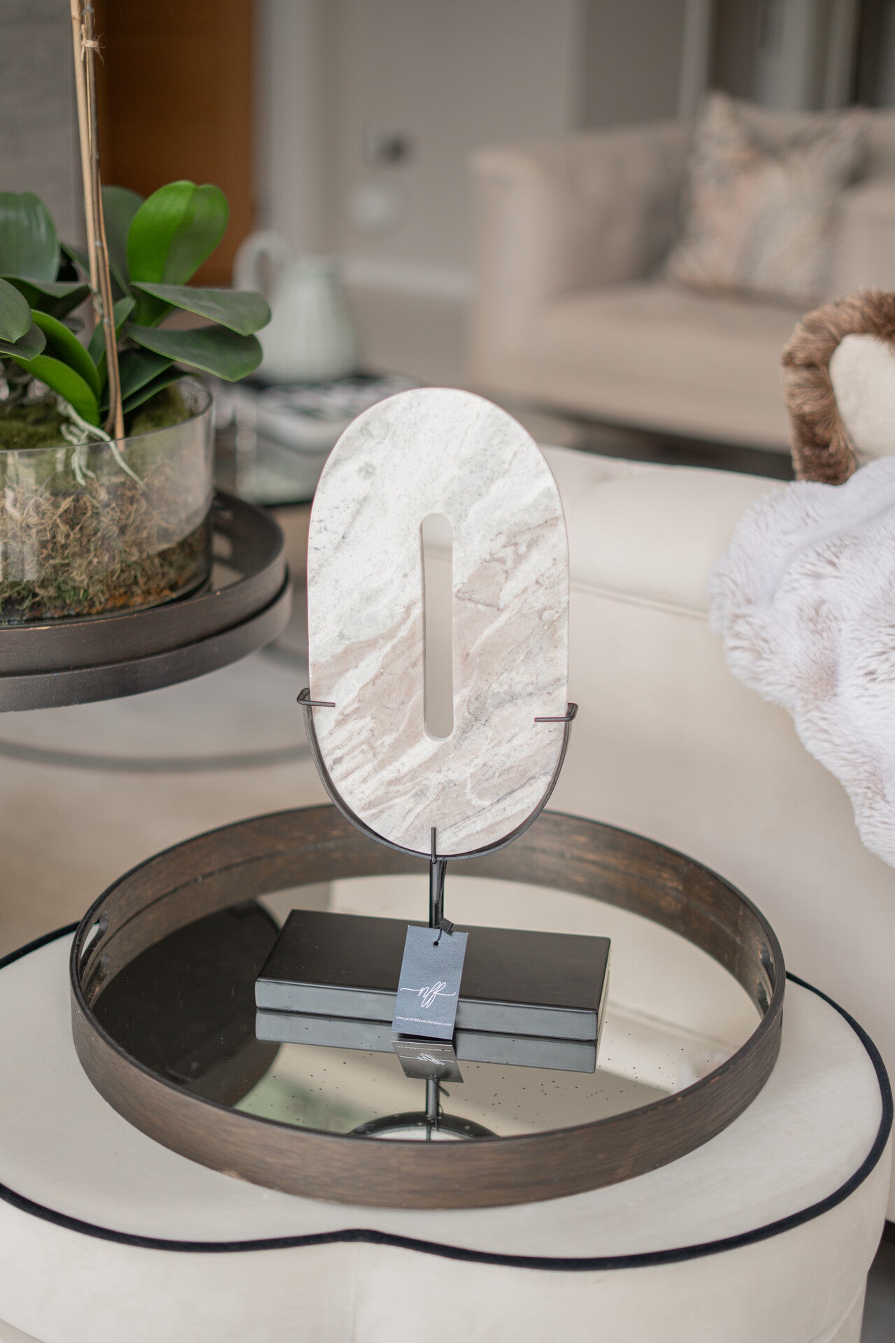Torento Marble 'O' On Stand